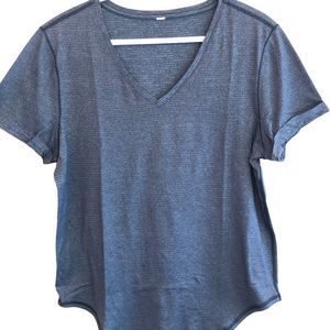 Lululemon Short Sleeve V-Neck T-Shirt EUC